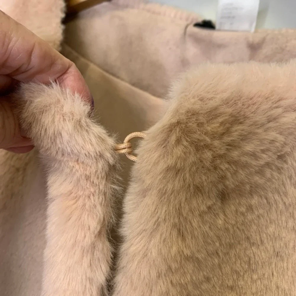 H&M Womens Blush Pink Faux Fur Jacket Medium Collarless Plush Hook Eye‎ Coat M
